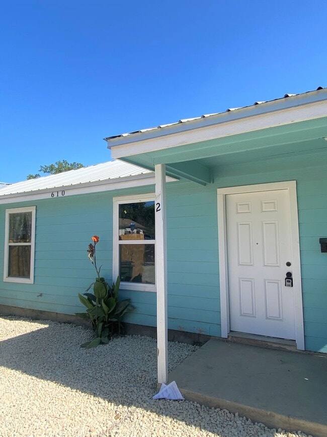 3-Bedroom Duplex - 3-Bedroom Duplex Townhome