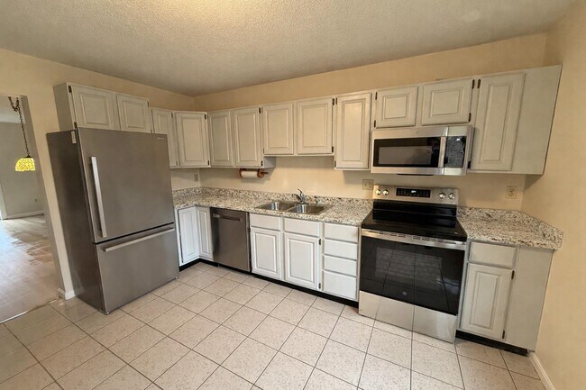 Foto del edificio - L4 Stonehedge Dr