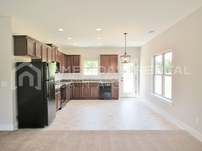 Foto del edificio - Home for Rent In Pleasant Grove, AL! Avail...