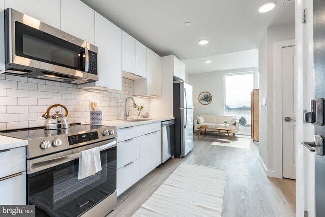 Building Photo - 1130 N Delaware Ave