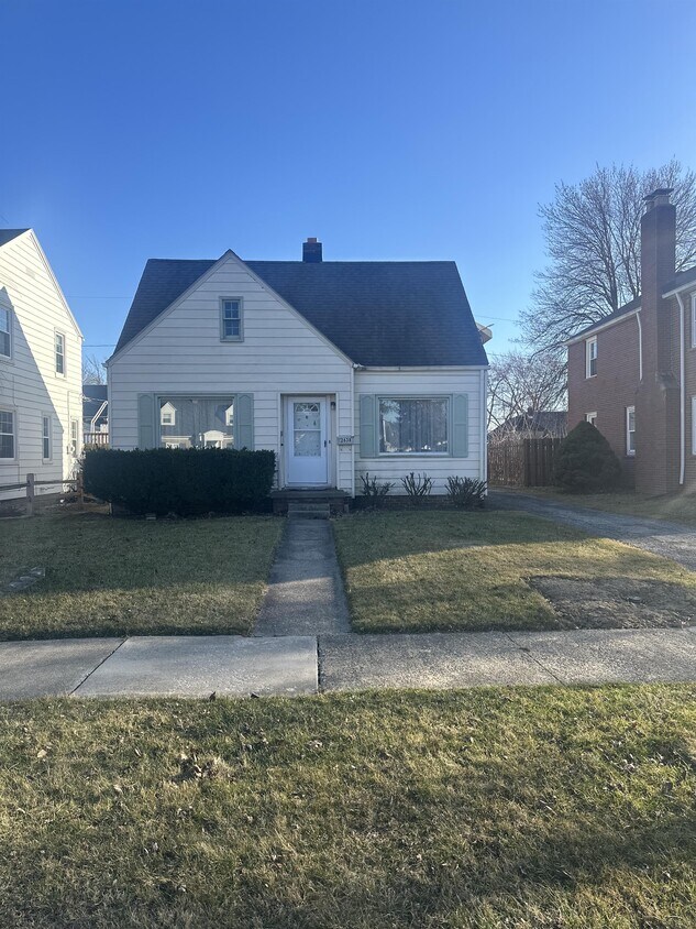 2638 Randall Dr, Oregon, OH 43616 House Rental in Oregon, OH