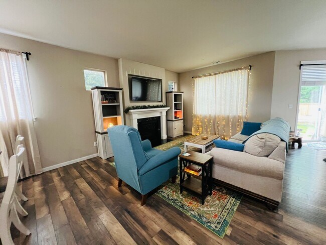 Foto del edificio - 2400 square foot, 3 Bedroom, 2.5 bath Skagit Highlands, Mount Vernon
