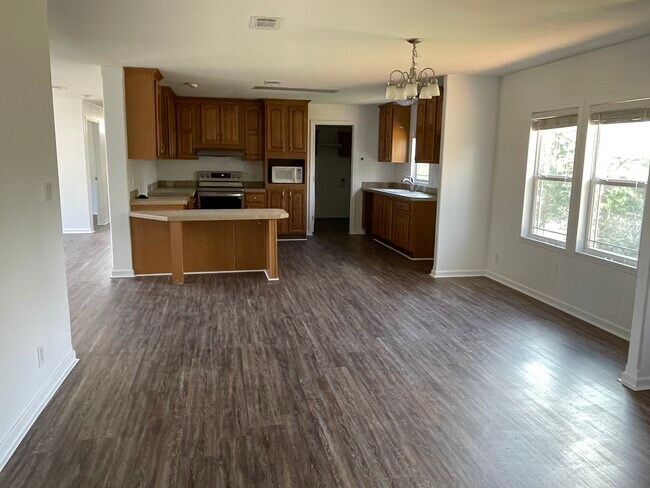 Foto del edificio - 18009 County Rd 4112