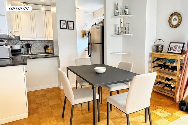 Foto del edificio - 220 E 60th St