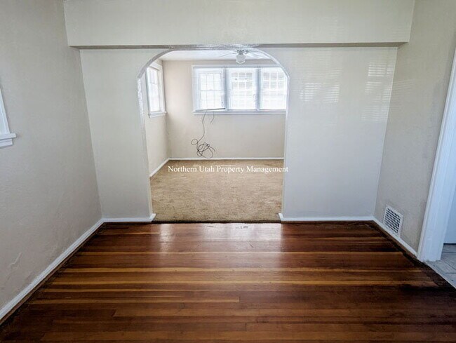 Foto del edificio - 2 Bed 1 Bath