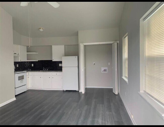 Foto del edificio - 5718 Sherman St
