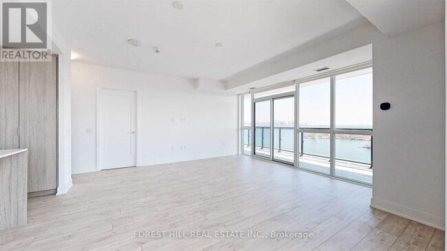 Photo du bâtiment - 65 Annie Craig Dr