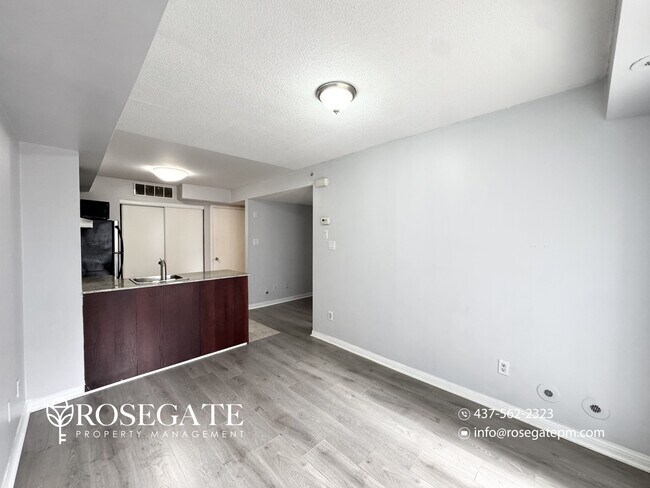 Building Photo - Pet-Friendly 1-Bedroom + Den Freehold Townhouse in Toronto | Huge Outdoor Space