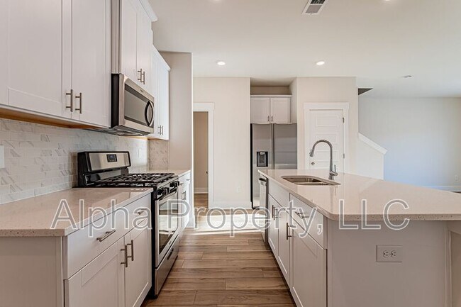 Building Photo - 47 Centimeters Dr