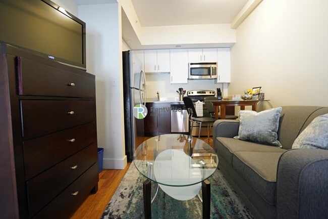 Building Photo - 8 Winter St