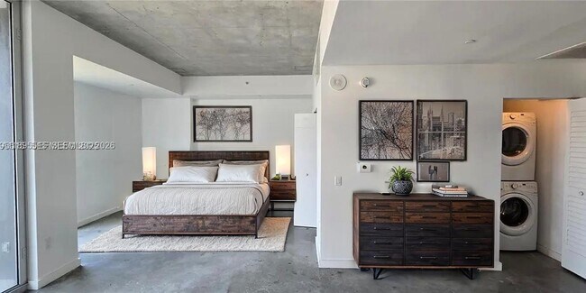 Foto del edificio - 151 SE 1st St