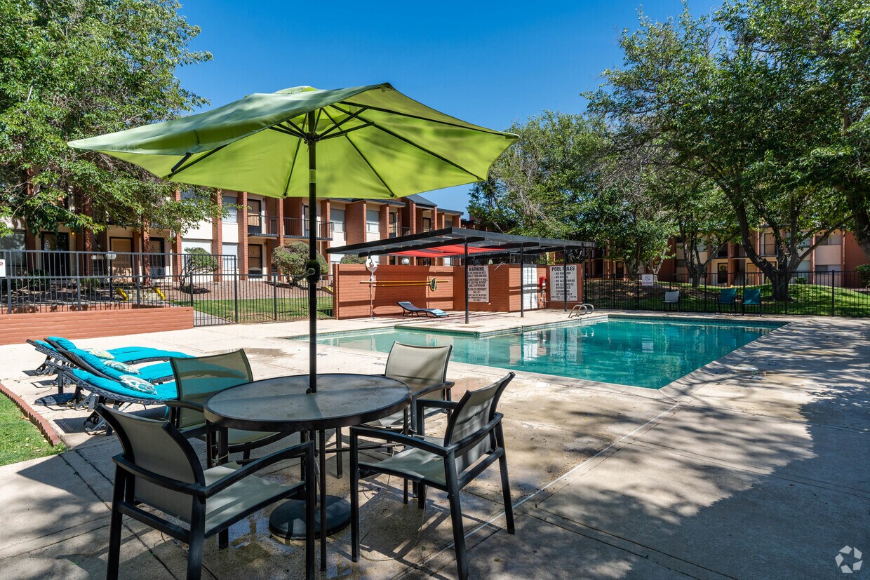 Vista Village Apartments Rentals in El Paso at 10535 Montwood Dr El