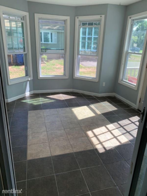 Building Photo - 4 br, 3 bath House - 33 Greenfield St