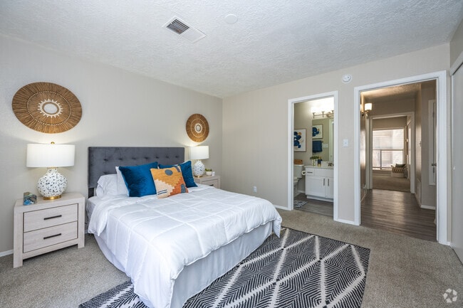 2BR, 2BA - 1,143SF - Primary Bedroom - Mesa Del Oso