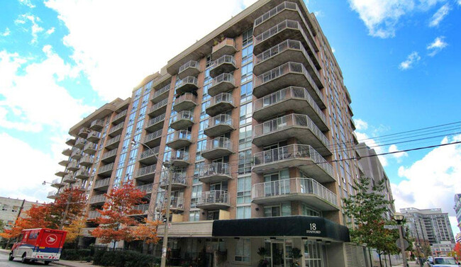 Building Photo - 18 Stafford St