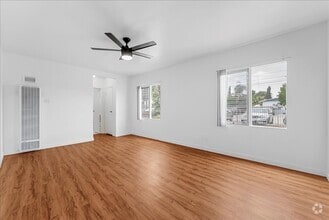 Building Photo - 6110 Cahuenga Blvd