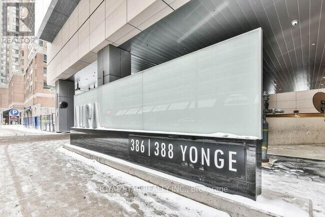 Photo du bâtiment - 386-5386 Yonge St