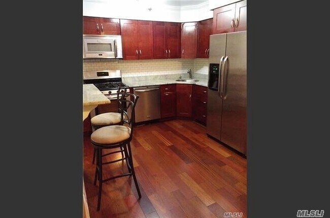 Foto del edificio - 172-31 Highland Ave