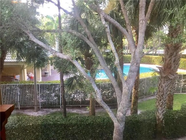 Building Photo - 4759 Pinemore Ln