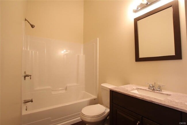 Building Photo - Village of Carthage 2 Bedroom / 1 Full Bath Completely Renovated Apartment