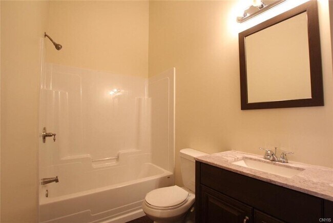 Foto del edificio - Village of Carthage 2 Bedroom / 1 Full Bath Completely Renovated Apartment