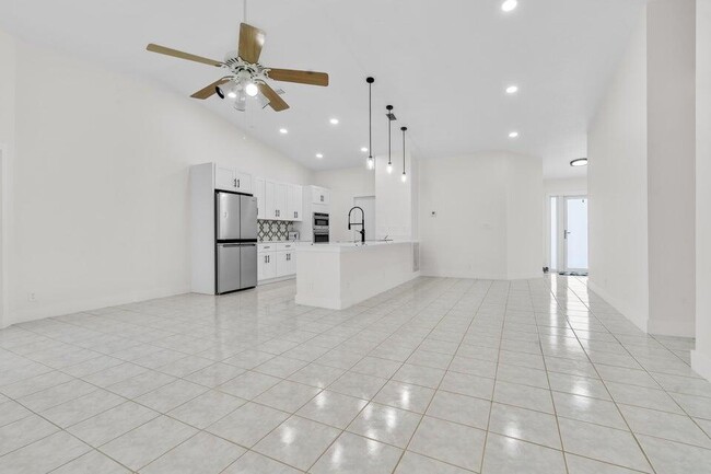 Building Photo - 48 Bentwater Cir