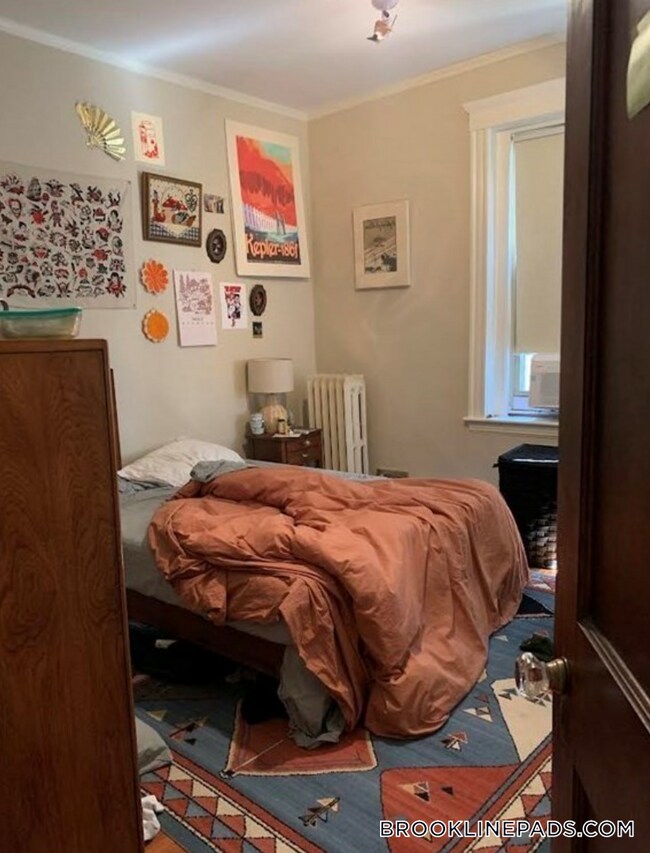 Foto del edificio - 96 Winthrop Rd