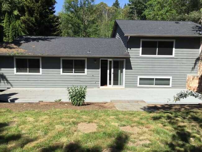 Foto del edificio - Very Cute and Spacious 3 BD & 2.5 Bath Home located in Kirkland-Finn Hill!
