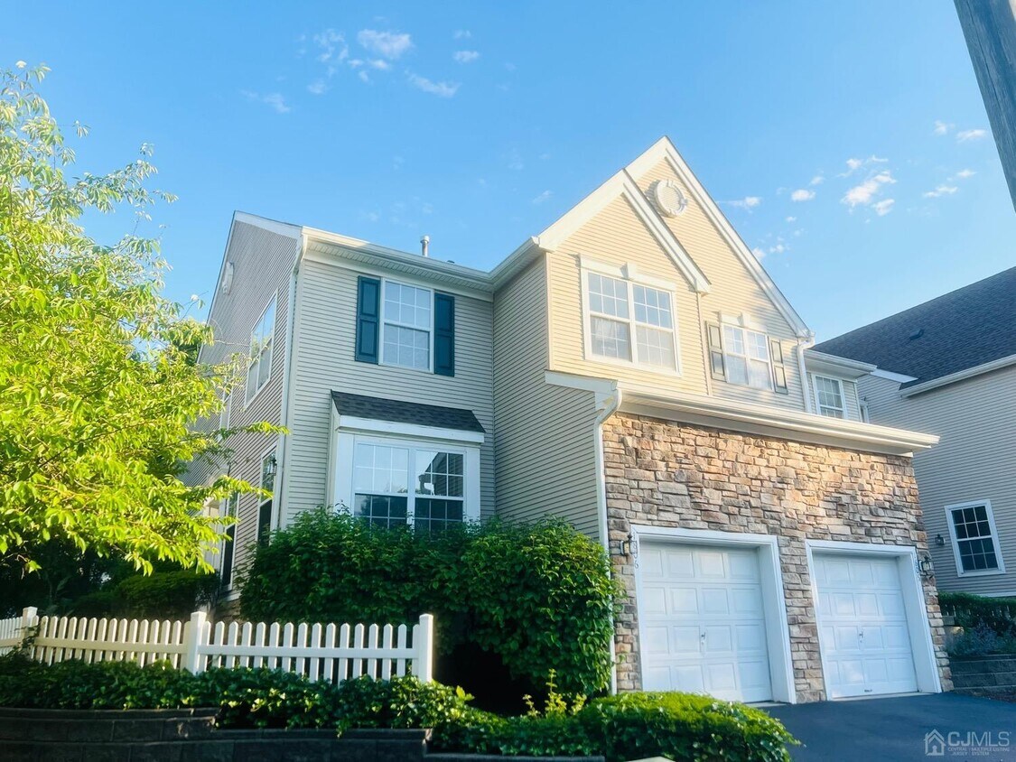 Foto principal - 1806 Dahlia Cir