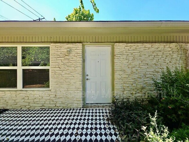 Foto del edificio - 1503 Braes Ridge Dr