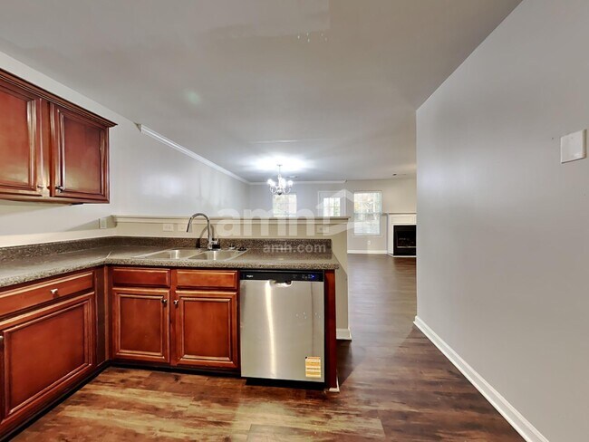 Foto del edificio - 367 Hidden Creek Ln