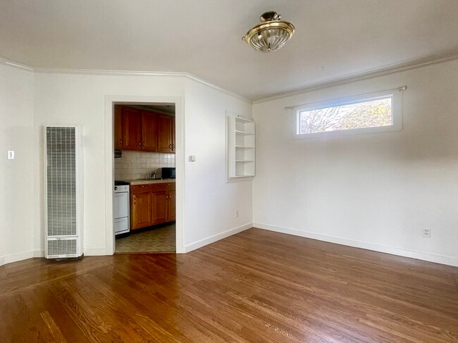 Building Photo - 71 Deming St