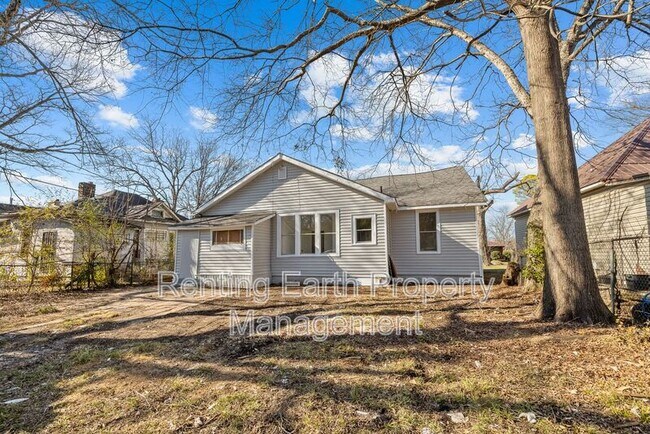 Building Photo - 1217 Fulton Ave SW