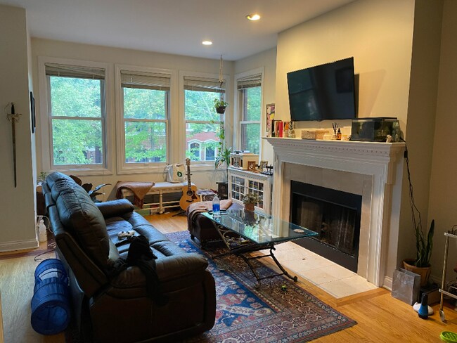 Foto del edificio - 3316 N Lakewood Ave