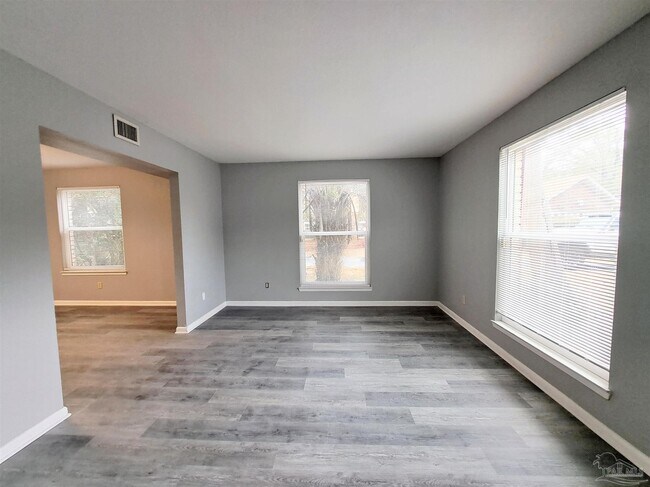 Foto del edificio - 7819 Hearthstone Cir