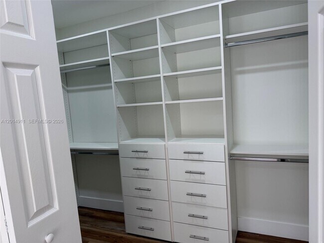 Foto del edificio - 8113 SW 157th Ct