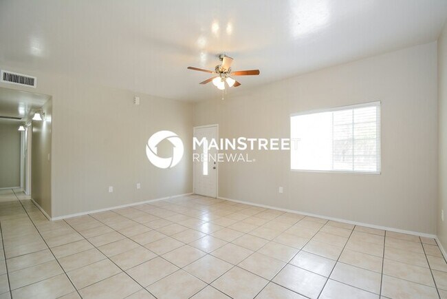 Building Photo - 3 Bedroom Pet-Friendly Home in Tucson, AZ with Main Street Renewal