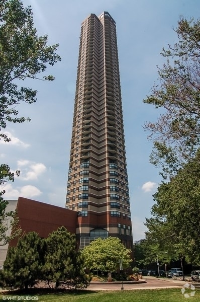 Building Photo - 3660 N Lake Shore Dr