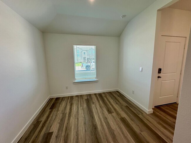 Foto del edificio - 3 bed 2 bath - Frenship ISD