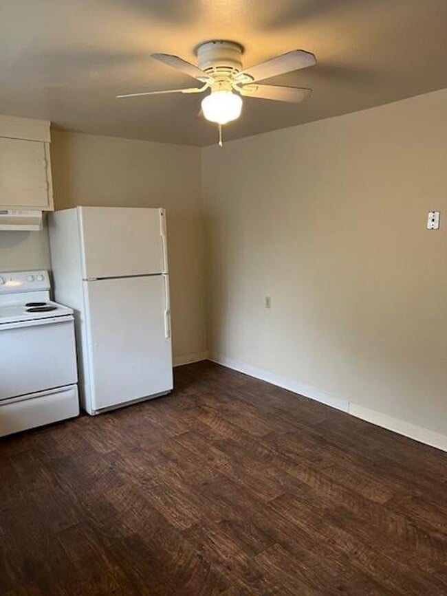 Foto del edificio - DARLING 2 BEDROOM HOUSE!!