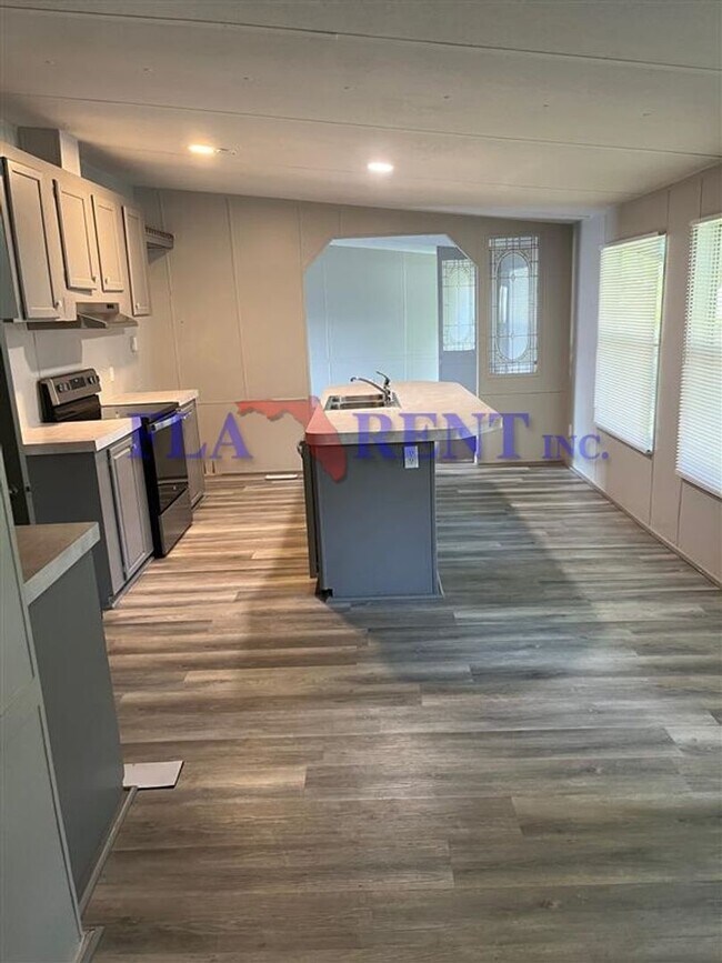Building Photo - **3/2 Manufactured home (St. Cloud)**