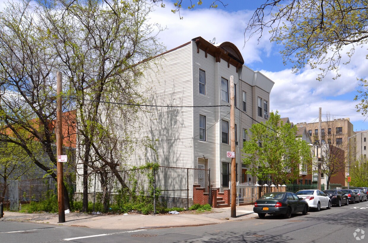 Foto principal - 957 Cauldwell Ave