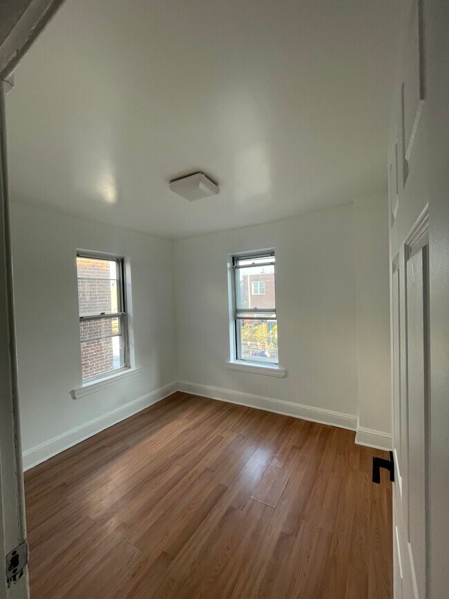 Foto del edificio - 3033 Chatham St