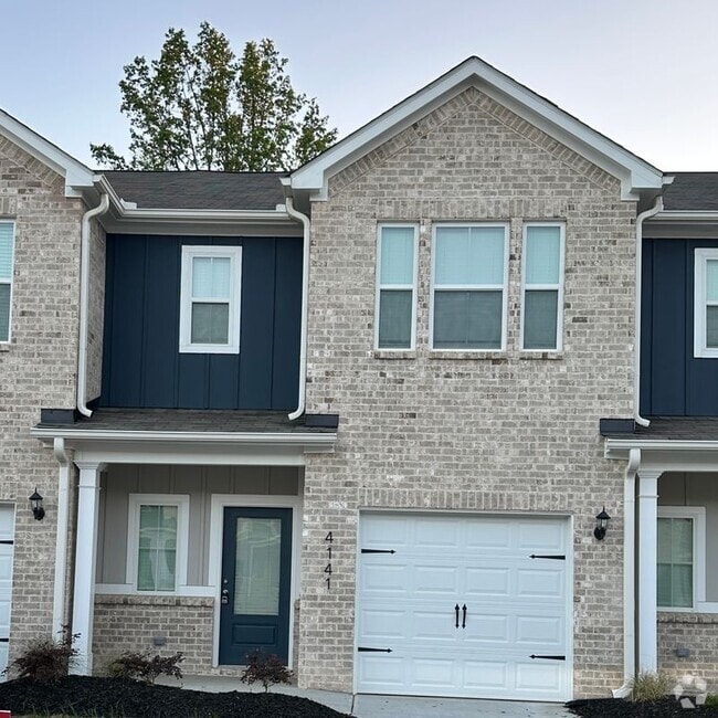 Building Photo - 4141 Oakwood Ter Ct