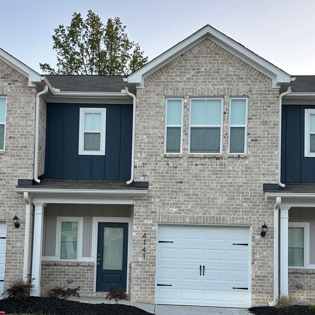 Building Photo - 4141 Oakwood Ter Ct