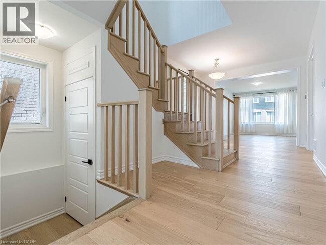 Building Photo - 71 Routley St