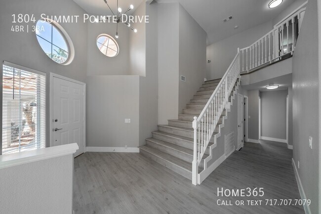 Foto del edificio - Spacious 4-Bedroom Home in Peccole Ranch