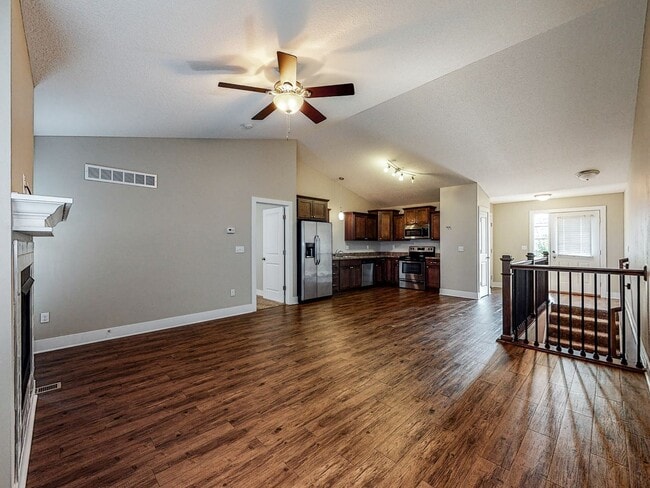 Foto del edificio - 411 Sunflower Dr