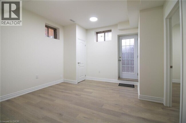 Building Photo - 55 William Dunlop St.