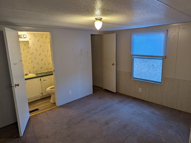 Building Photo - 157 Ransdell Ln